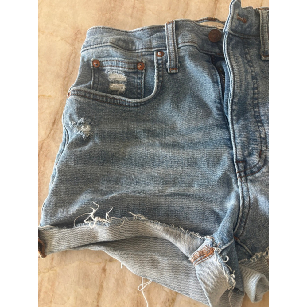 Women's Madewell Blue High-Rise Distressed Denim Shorts Size 28 - Picture 2 of 8